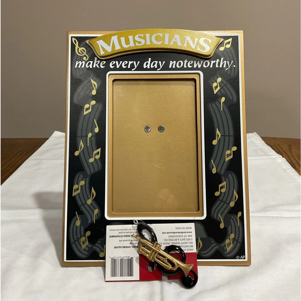 “Musicians Make Every Day Noteworthy” picture frame + trumpet music 🎶 ornament